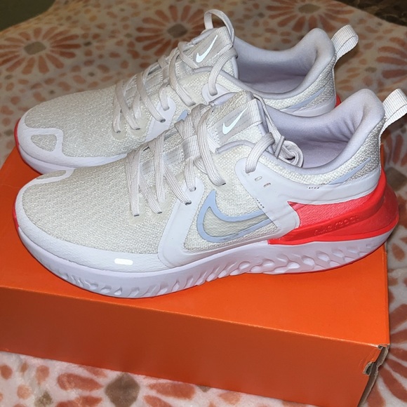 Nike Womens Legend React 2 Size 8.5 Shoes Size 8.5 New - Picture 3 of 8
